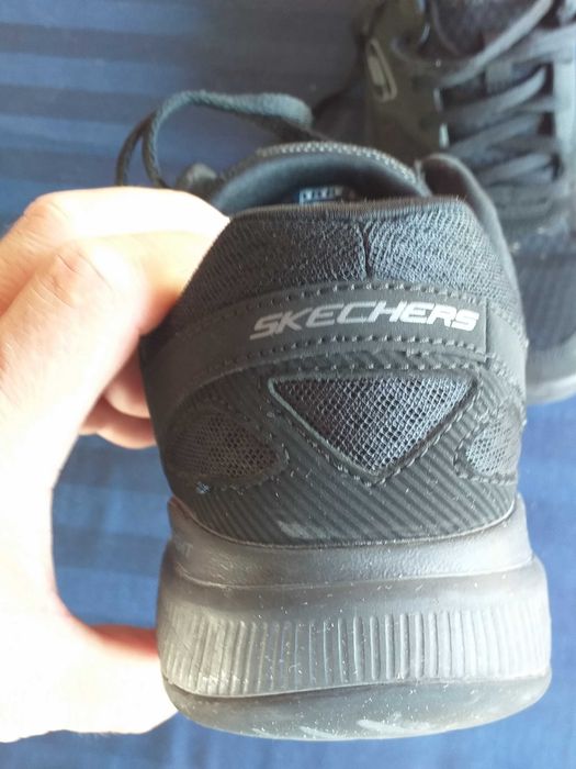 Tennis Skechers Número 42