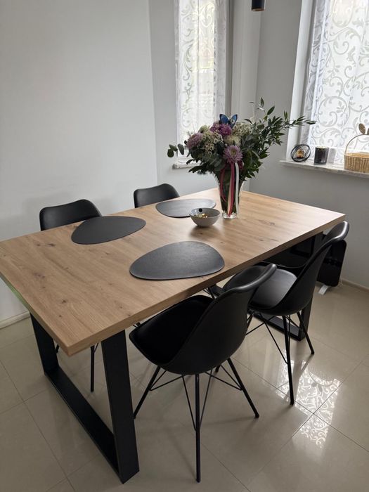 Komplet stół + 4krzesla