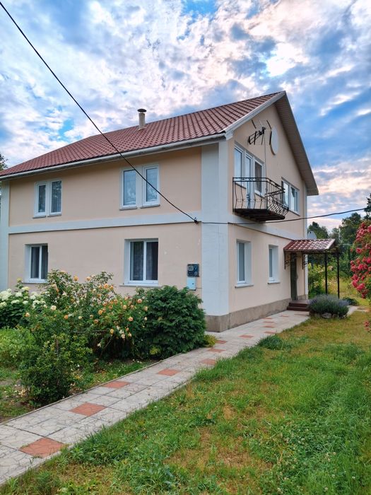 Коблиця-продам будинок з виходом у ліс