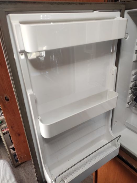 Frigorífico trivalente Eletrolux 70 Litros