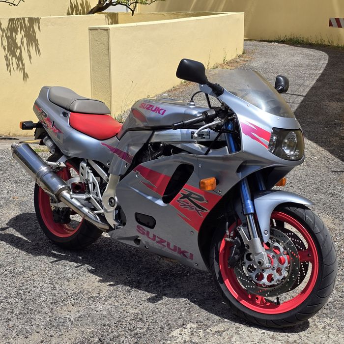 Suzuki Gsxr 750.