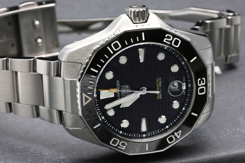 TAG Heuer Aquaracer Professional 300 Date