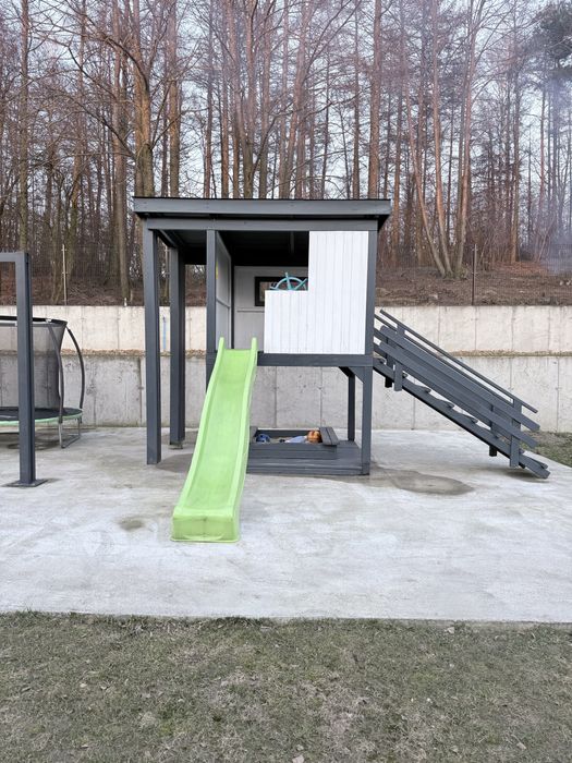 Używany plac zabaw