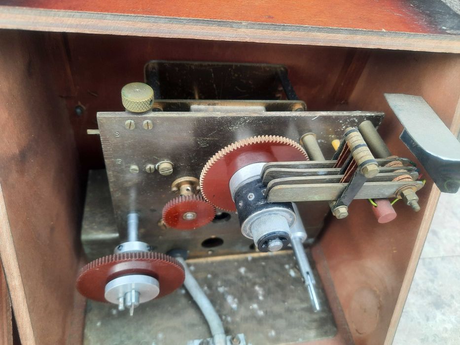 83 Stary zegar Infratam Tammeter pomiar oglądalności TV lata 60te