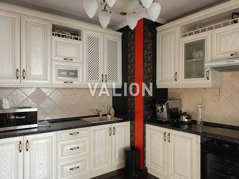 Продам 4-х кім. 114 м.кв. , мкр. Троєщина р-н, вул. Данькевича, 8