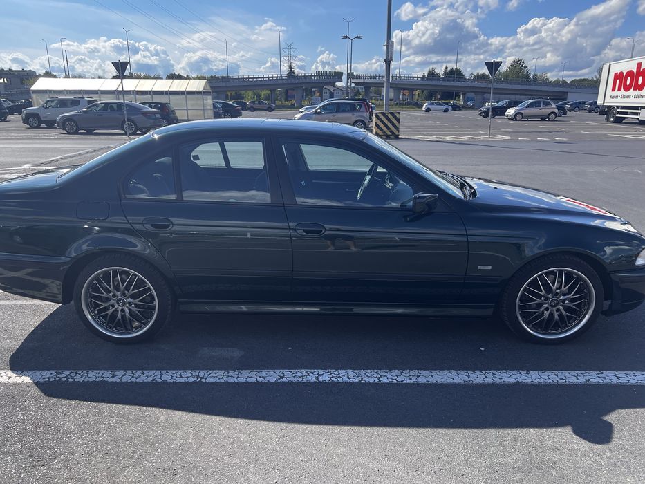 Bmw E39 520i.