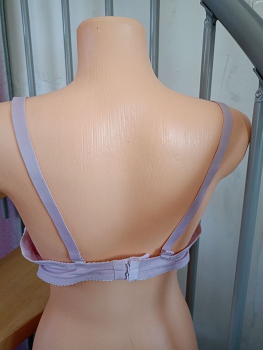 Biustonosz usztywniany liliowy fiszbiny koronka 85D