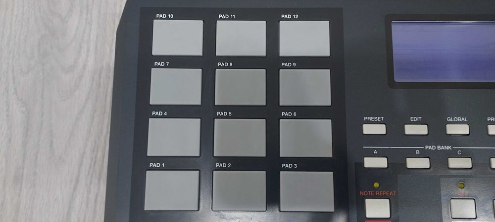 Teclado Midi Akai Professional MPK25