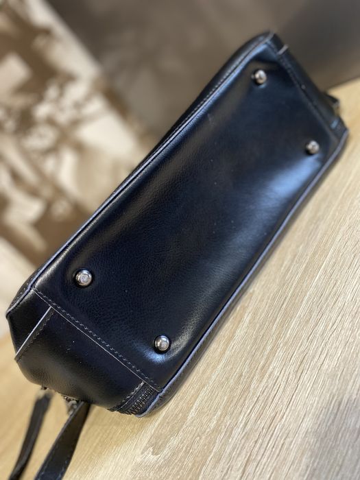 Сумка жіноча чорна з гладкої шкіри