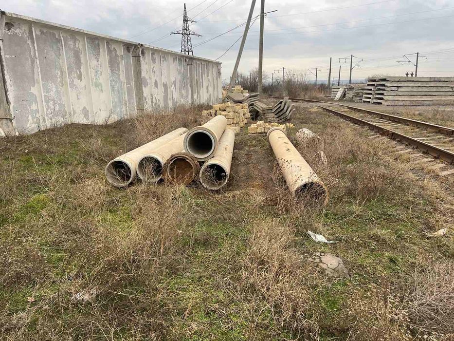 Продам будівельні матеріали: клюшки, плити