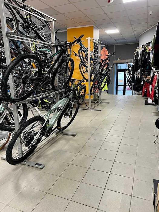 Ekspozytor NEOX na 5 rowerów – przyścienny | Stan: Jak NOWY