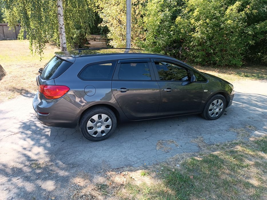 Продам Opel astra j