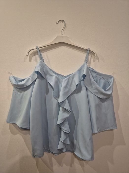 Bluzka z odkrytymi ramionami