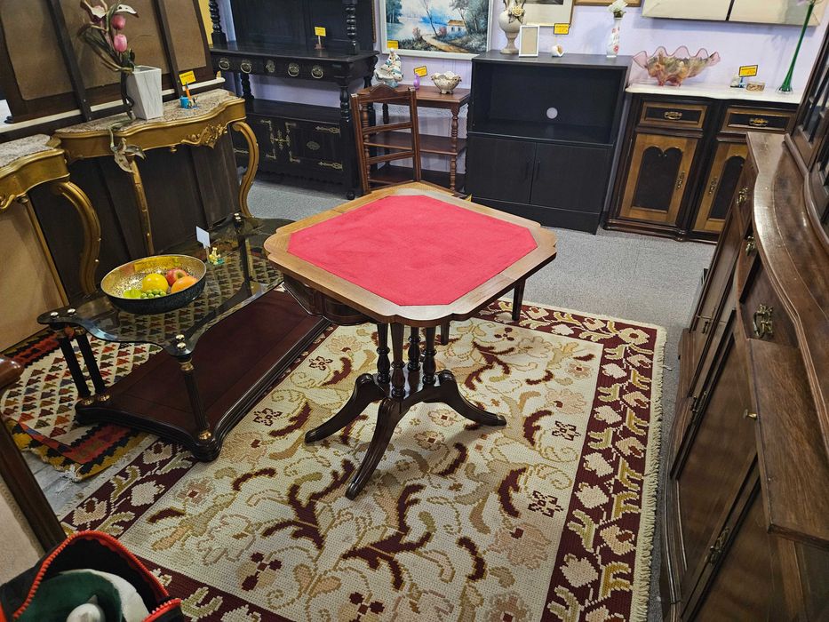 Mesa de jogo antiga totalmente restaurada