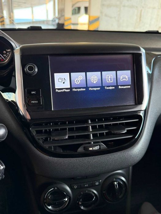 Peugeot 208 2017 1.2 бензин/автомат