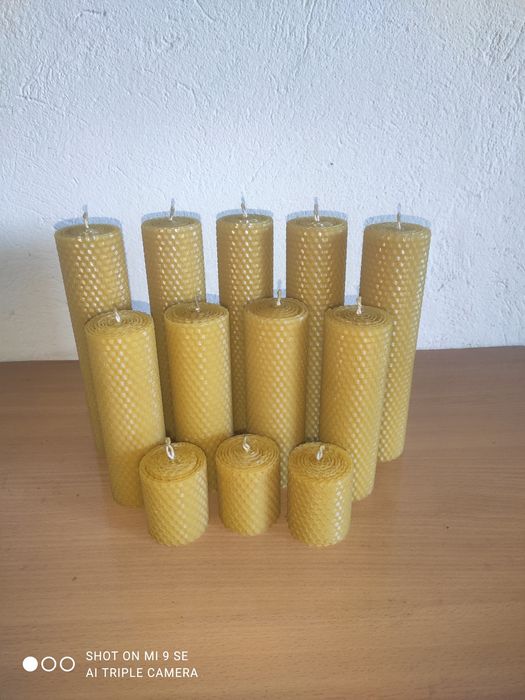Воскові свічки з вощини