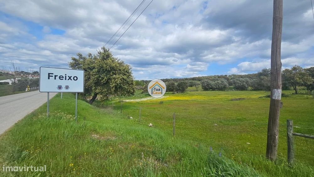 Terreno Urbano com 956m2  localizado na Aldeia do Freixo, concelho de