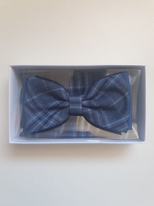 Mucha nowa granatowa