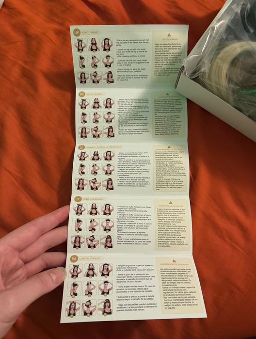 peruka w jasnym kolorze damska