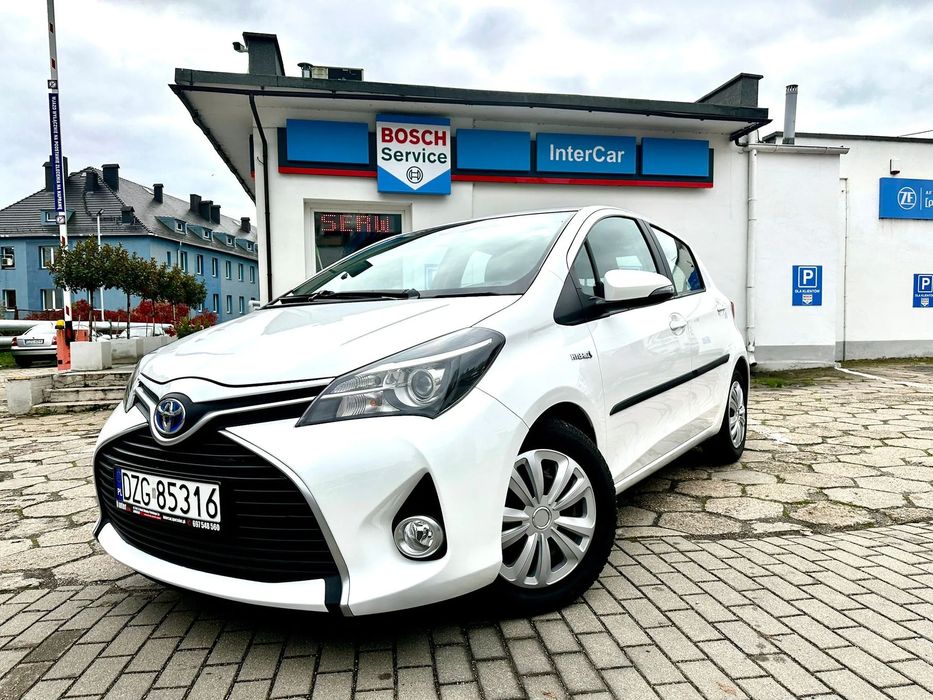 Toyota Yaris Hybrid • 2015 • Automat • Niski przebieg • Niskie spalanie