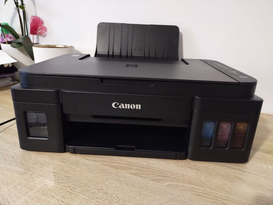 Czarna drukarka Canon G-3400