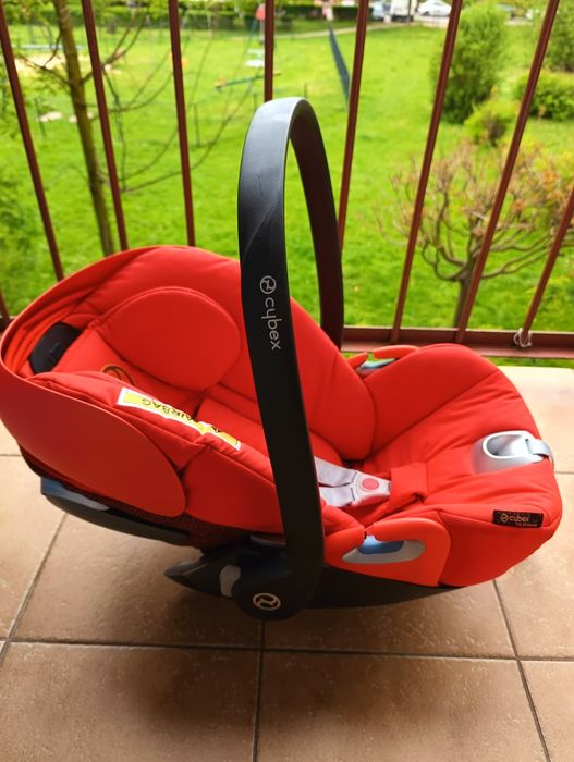 Cybex cloud z i size fotelik samochodowy łupina. Plus baza obrotowa