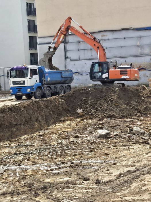 Wywóz gruzu i ziemi Koparka koparko ładowarka Roboty ziemne wykopy