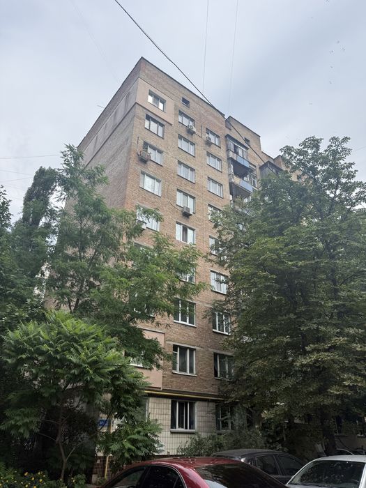 Продаж двухкімнатної квартири Липківського 37 цегляний будинок