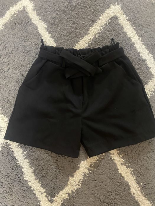 Шорти класичні чорні