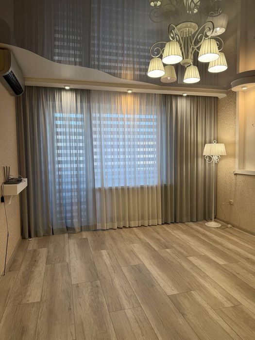 Продам 3-к квартиру в центрі міста
