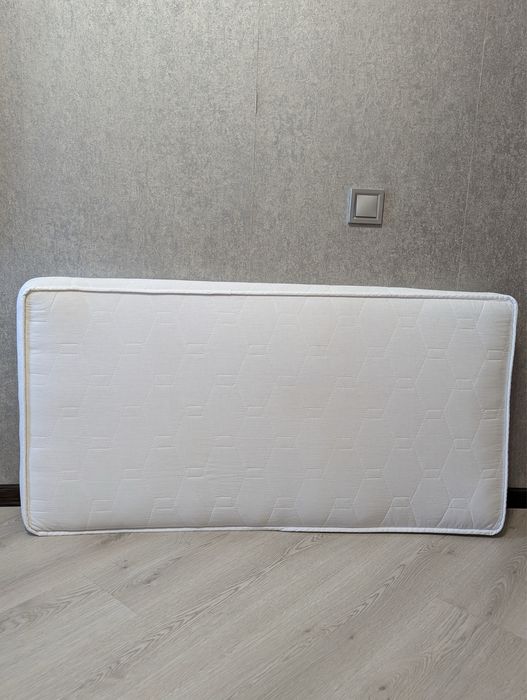 Продам дитяче ліжечко в ідеальному стані+матрац