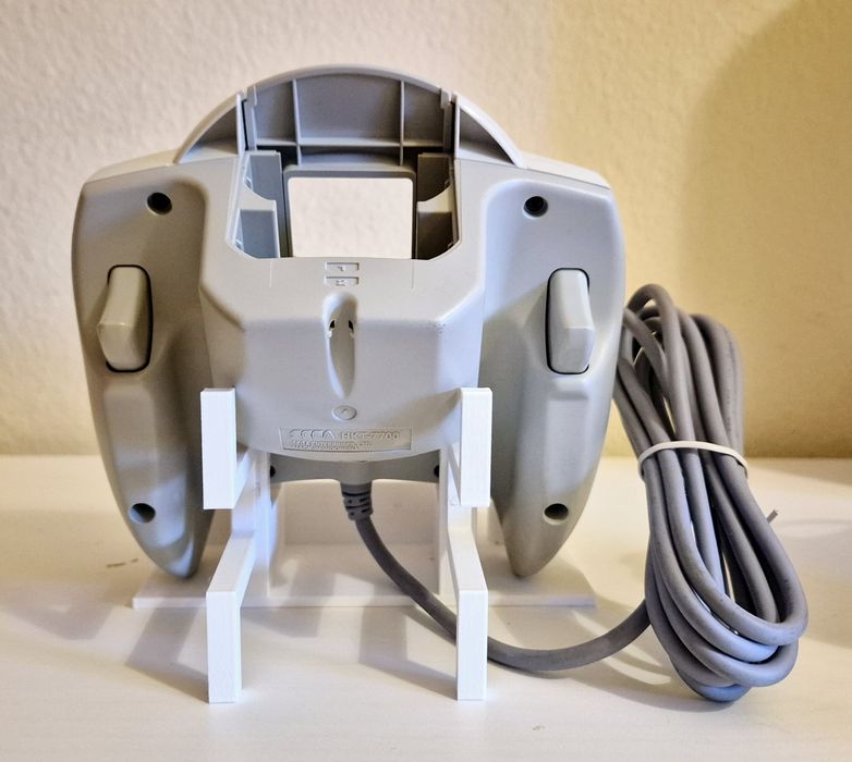 Dreamcast Controller Stand64740736374657124