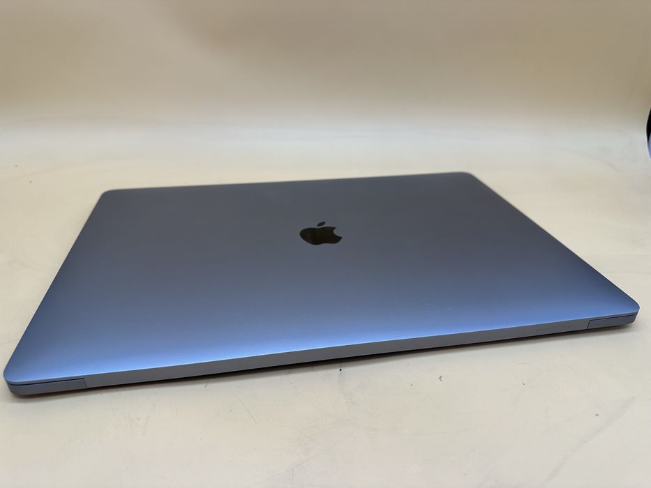 Macbook pro 2019 16 дюймів i7 512gb ssd a2141