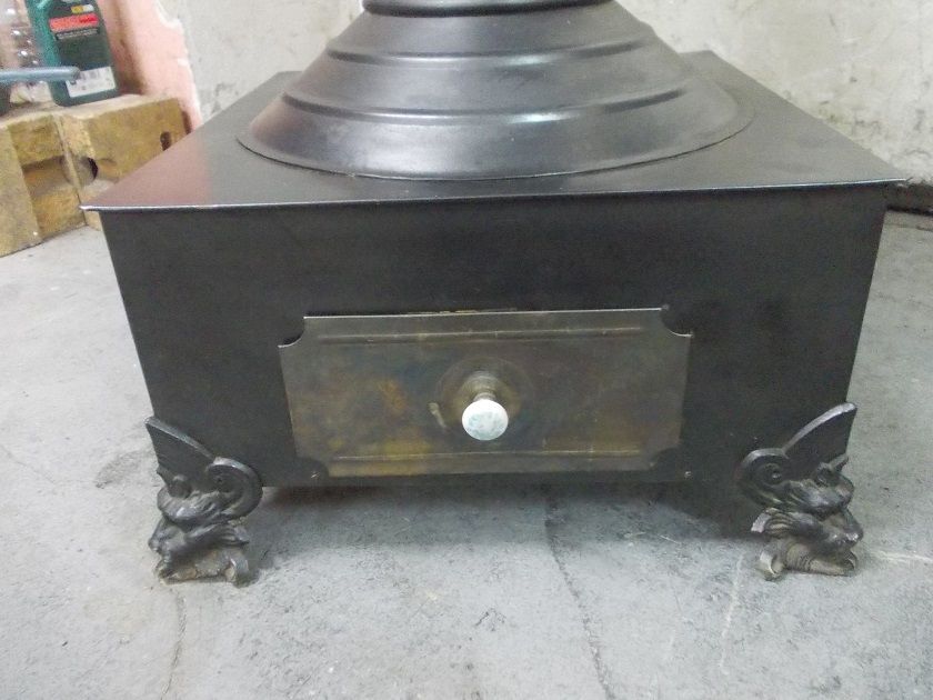 Zabytkowy piec - koza , gazowy