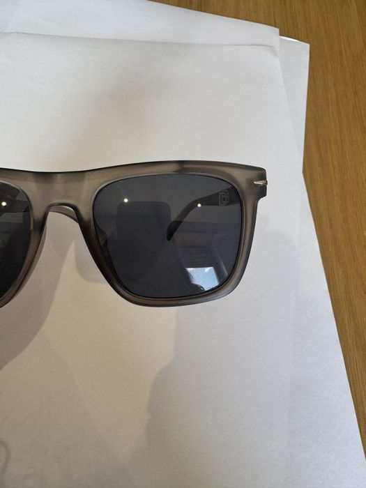 David Beckham oculos escuros cinza