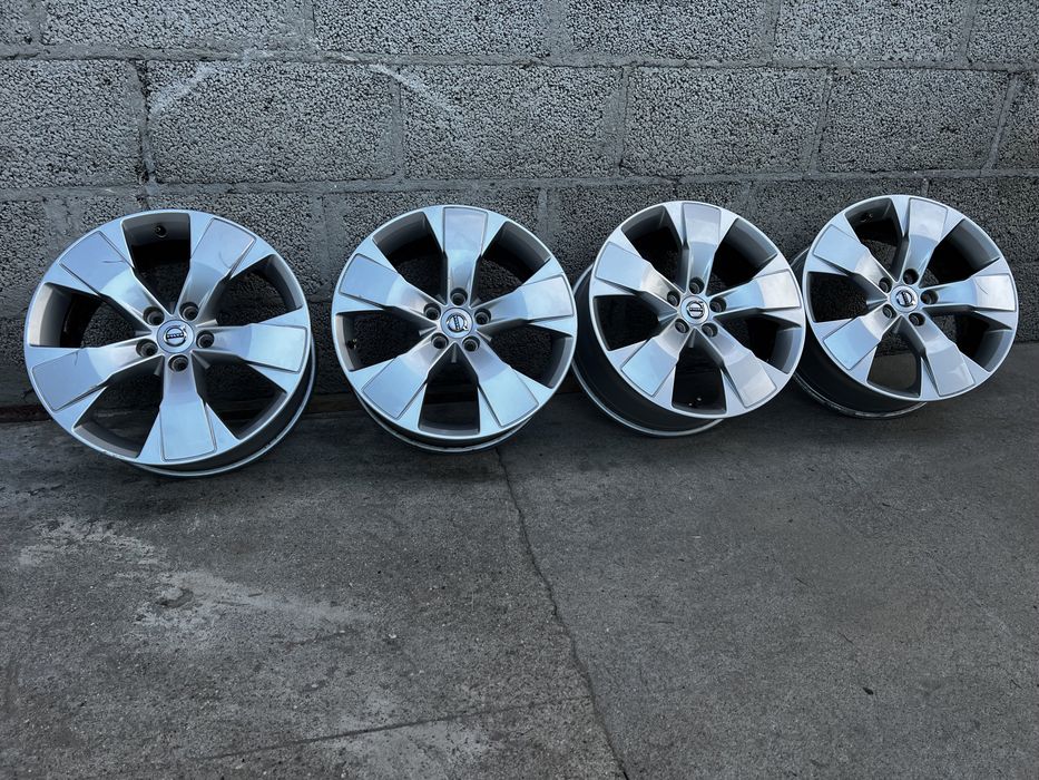 Oryginalne Alufelgi R18 5x108 volvo XC 40 60 90 V90 7,5J ET 50,5