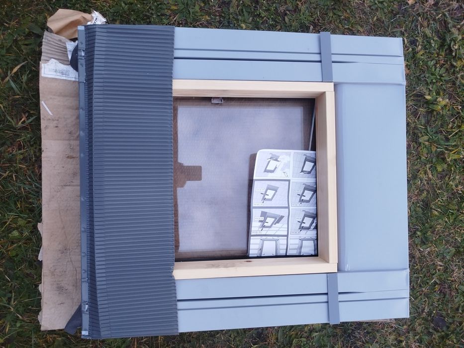 Wyłaz dachowy 45/55cm