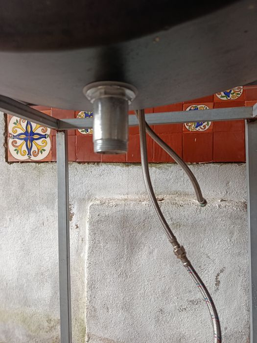 Lavatório em vidro  81 x 46
