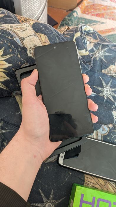 Infinix hot 40 256/8