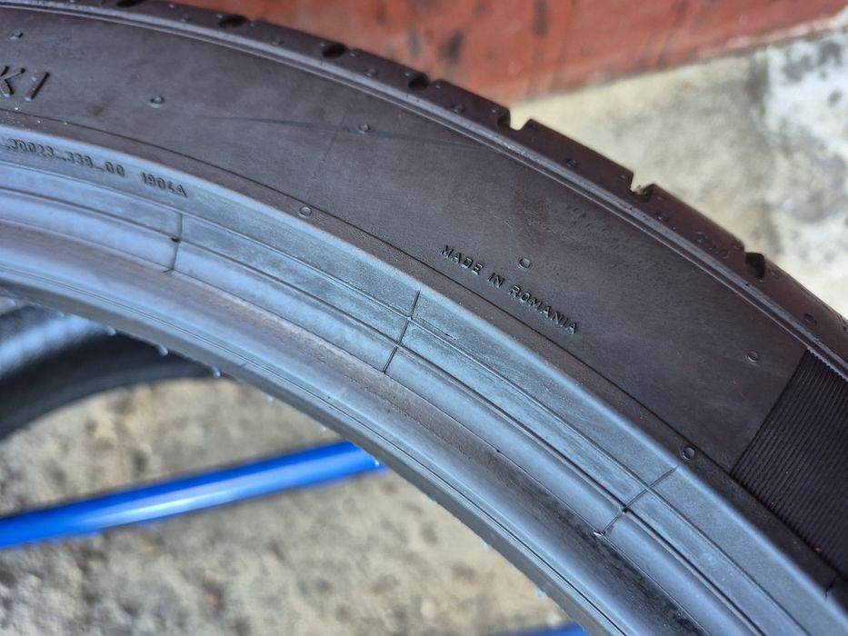 275/35/21 R21 Pirelli P Zero PZ4 літо 2 шт ціна за 1 шт