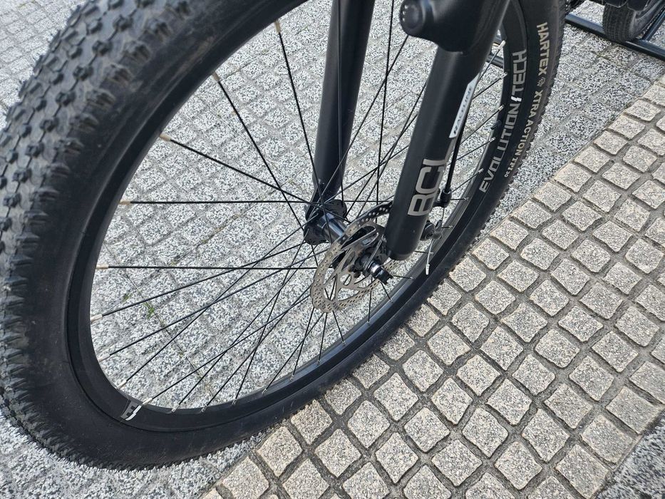 Bicicleta BTT Cloot preta