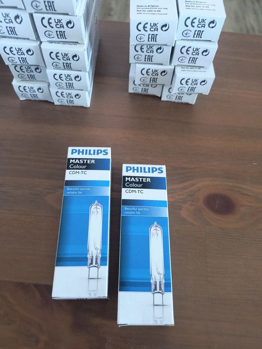 Żarówka Philips master colour CDM-TC 70w/830