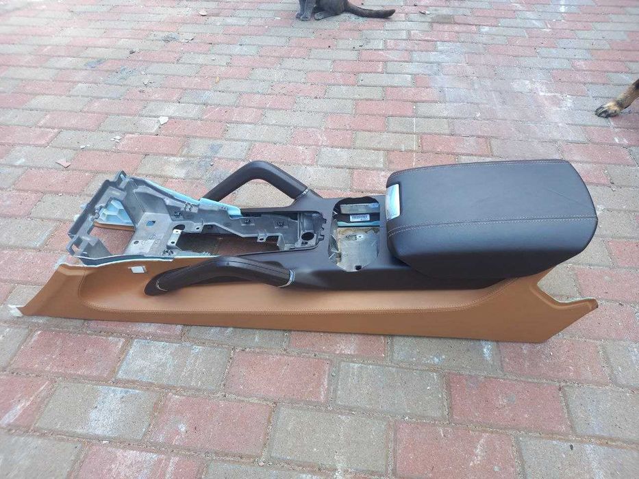 Подлокотник porsche cayenne 958