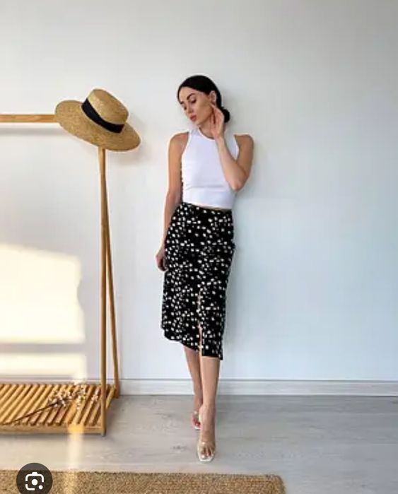 Спідниця міді чорна квітковий принт