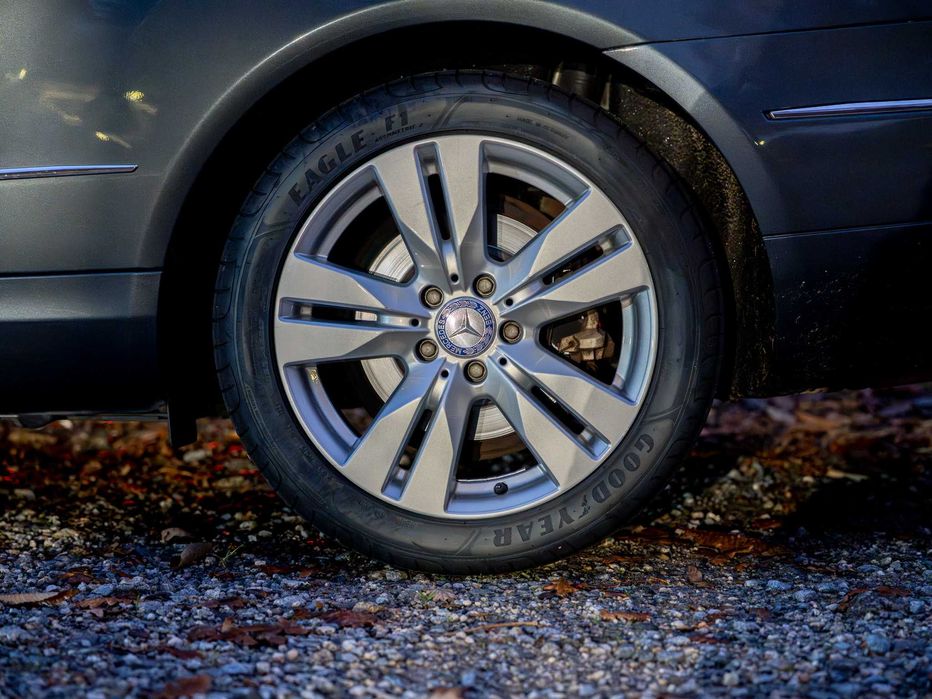 Mercedes-Benz E 200 CGI Coupé Avantgarde | Automático | Nacional | 124.000 km