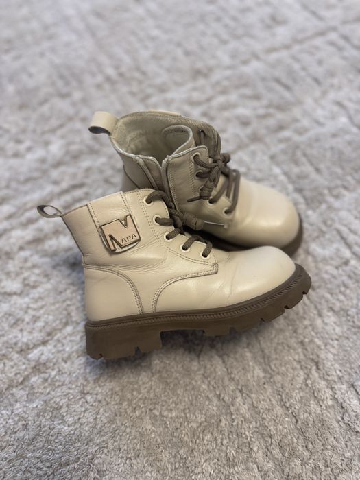 Взуття для дівчинки