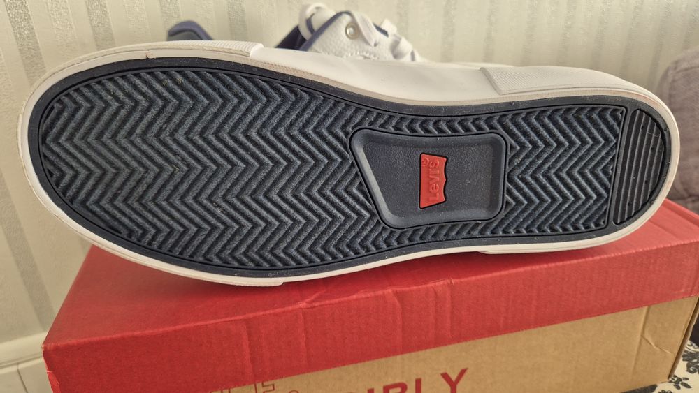 Чоловічі кеди Levi's, оригінал, 8.5/42.5, 26.5см