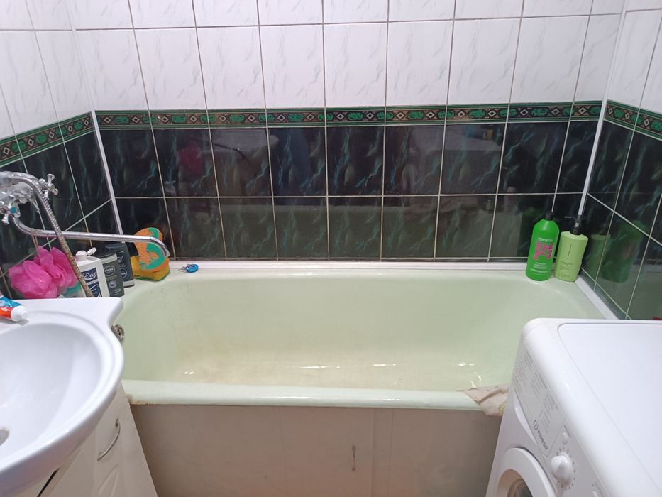 Продам 3 -х комнатную квартиру на Ласточке в самом центре.
