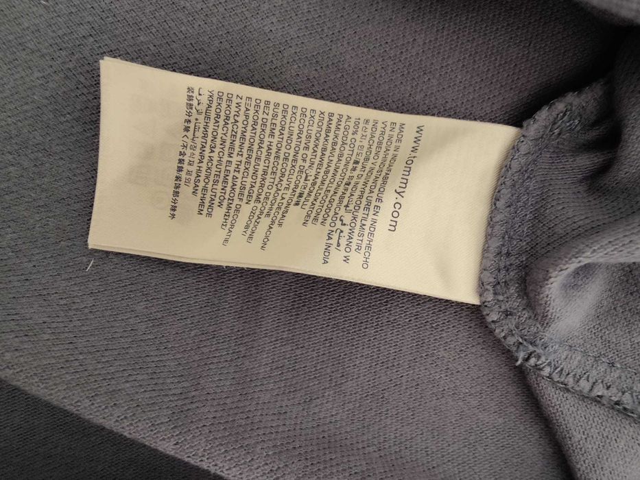 Polo Tommy Hilfiger tam. L em muito bom estado RESERVADO