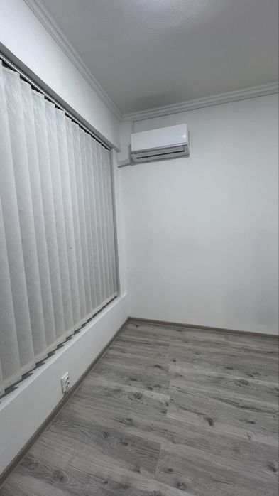 Здається в оренду приміщення вільного призначення площею 12.8 м2